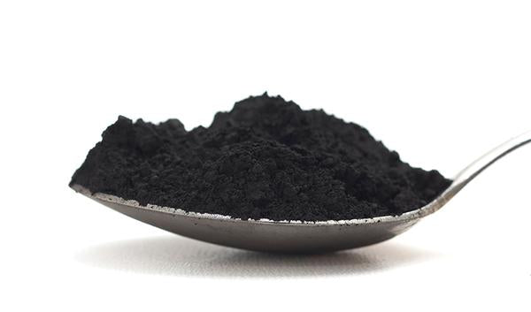 Charbon actif en poudre مسحوق الفحم